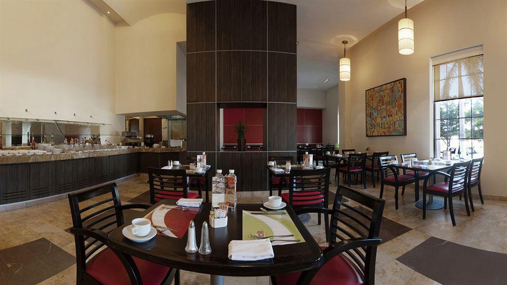 Fiesta Inn Express Ciudad Obregón Esterno foto